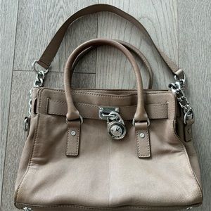 Michael Kors taupe purse